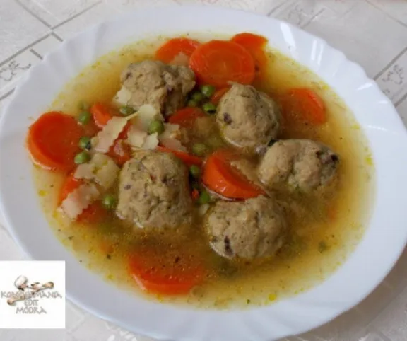 Borsóleves májgaluskával recept