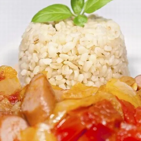 Lecsó virslivel és bulgurral recept