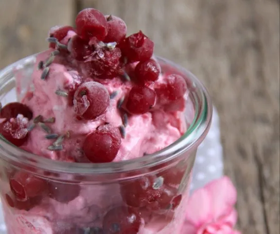 Levendulás ribizlifagylalt recept