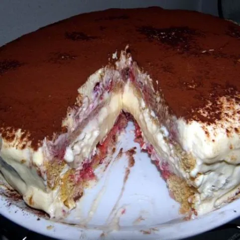 Málnás tiramisu-torta recept