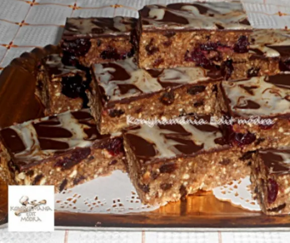 Gyümölcsös-kekszes sütés nélkül recept