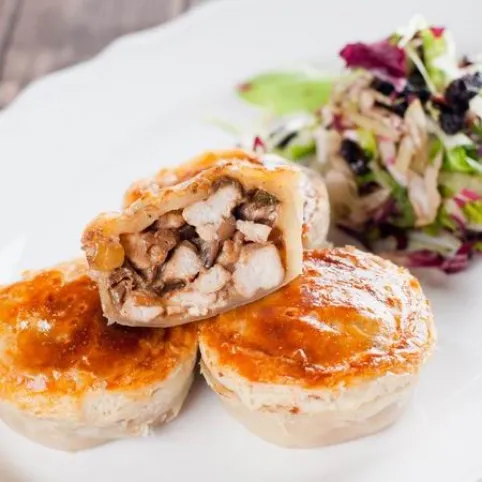 Gombás-csirkés tésztakosárkák recept