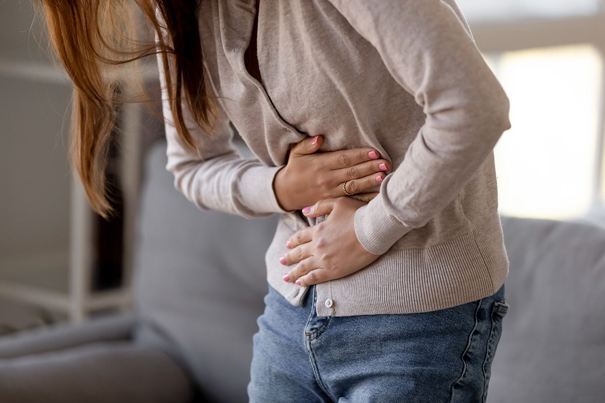 Ha szennyezett, illetve romlott ételt vagy italt fogyasztunk, könnyen mérgezés lehet a vége /Fotó: Shutterstock