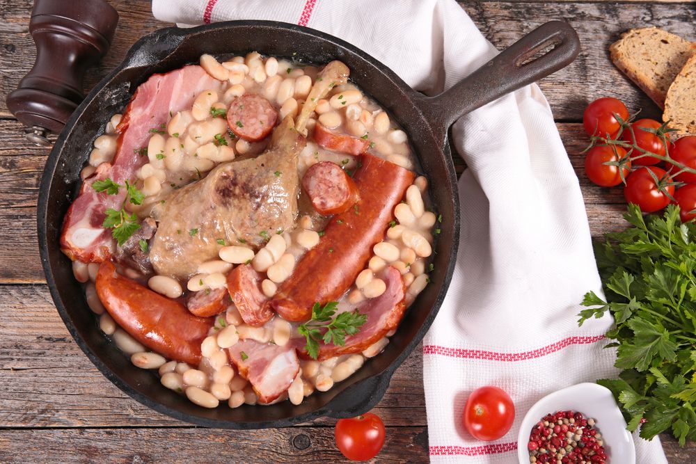 A konfitált húsaink belekerülhetnek más egytálételekbe is, ahol a magukba szívott ízeket továbbadhatják. Ilyen a francia cassoulet. (Foró: Shutterstock)