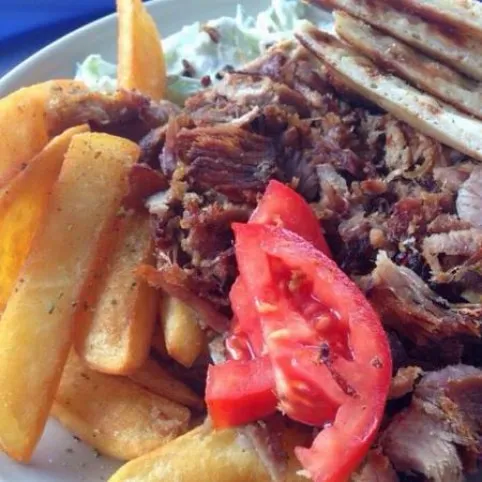 Házi gyros tzatziki salátával recept