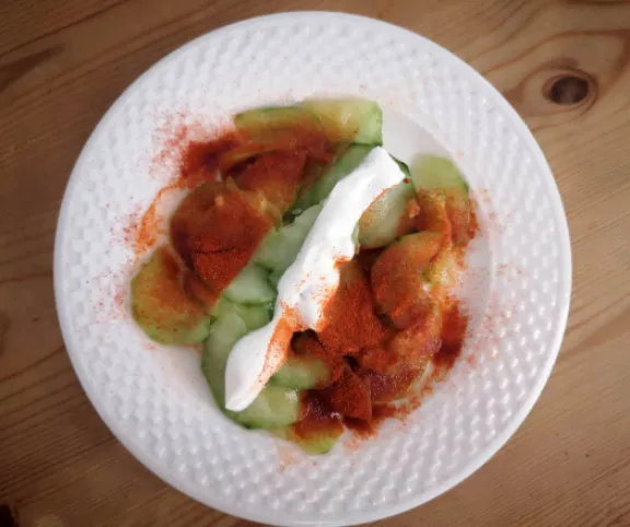 Tejfölös uborkasaláta recept