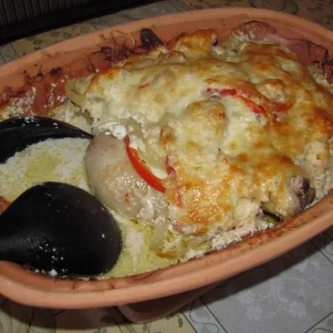 Tejfölös csirke római tálban recept