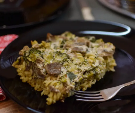 Brokkolis gombás rakott tészta recept