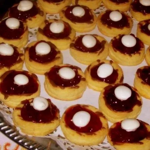 Ribizlis linzer habcsókfelhővel recept