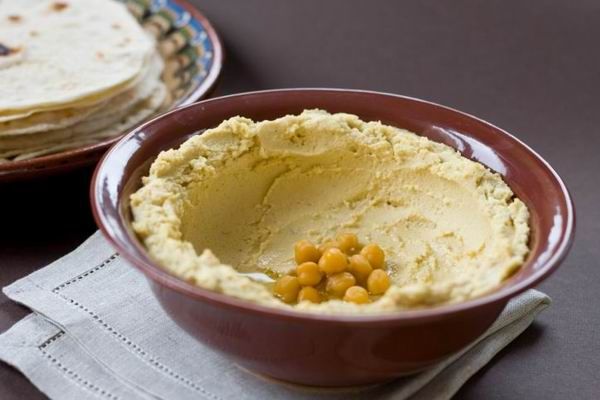 Hummus, humusz vagy hoummous - fűszeres krém csicseriborsóból