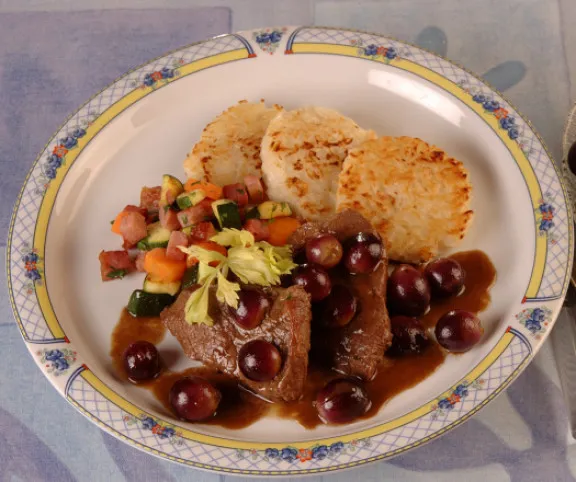 Marhaszelet boros szőlővel recept