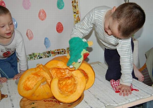 Alifi, a sárkány (is) szereti a tököt