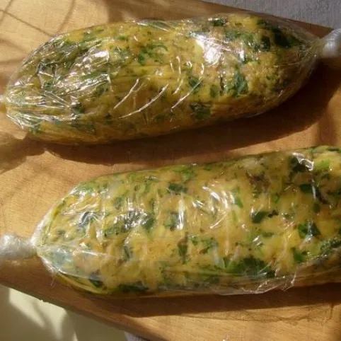 Húslevesben főtt töltelék recept