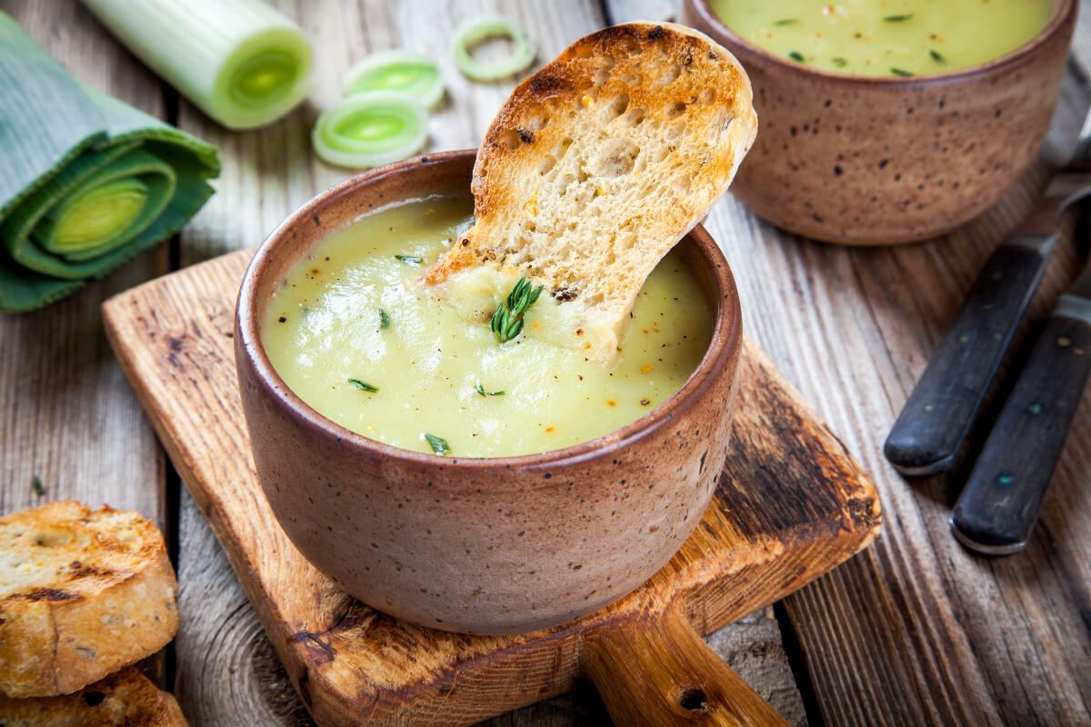 A Vichyssoise, a franciák különleges és nagyon finom pórés krumplilevese (Shutterstock)