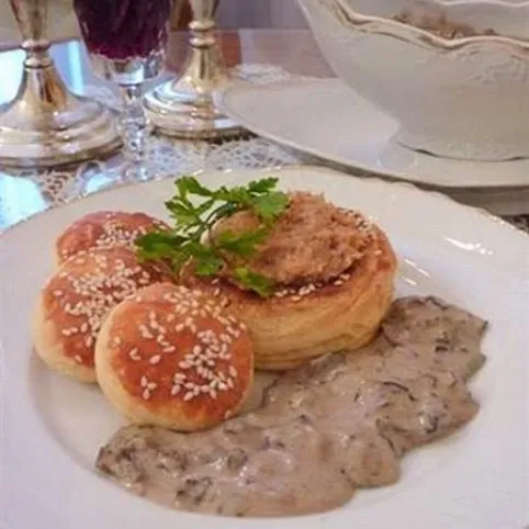 Nyúlpástétom tésztakosárban erdei gombamártással recept