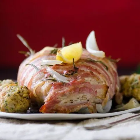 Baconben sült csirkemell citromos töltelékkel recept