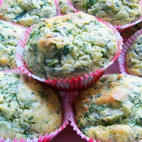 Tavaszi muffin spenóttal és medvehagymával recept