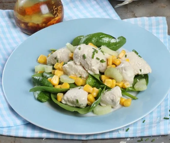 Tejszínes pulykasaláta mézes öntettel recept