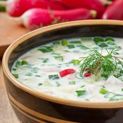 Okroshka (orosz joghurtos uborkaleves) recept