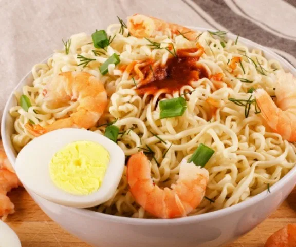 Ázsiai tésztás egytálétel&nbsp; recept