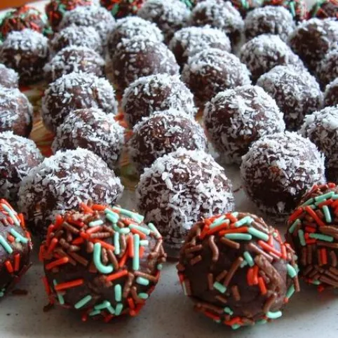 Kókuszgolyó meggylével recept