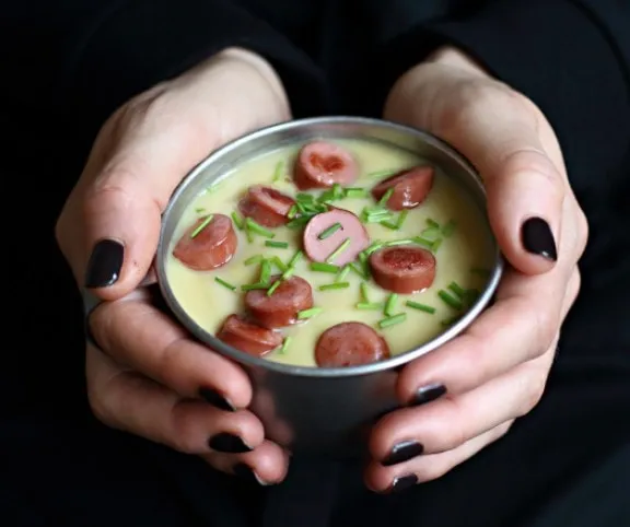 Sárgaborsókrémleves sült virslikarikákkal recept