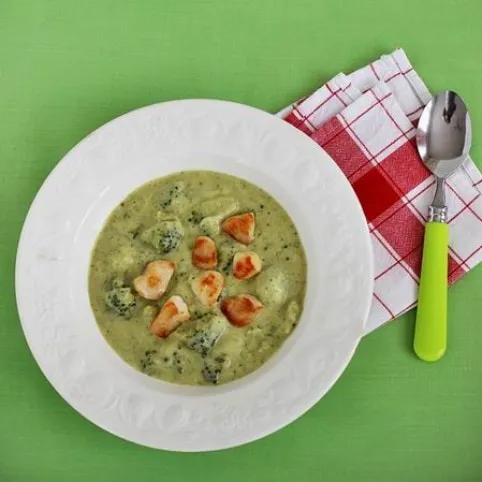 Brokkolifőzelék csirkemellel recept