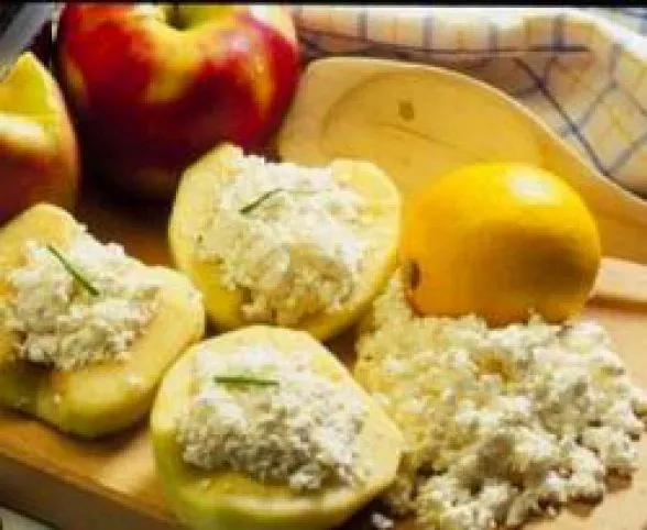 Túróval töltött alma recept