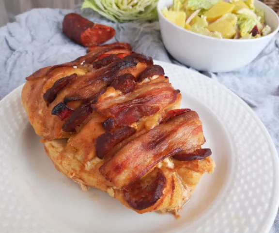 Zsebes csirkemell kolbásszal, sajttal töltve recept