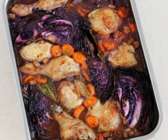 Lilakáposztás-boros csirkecomb recept