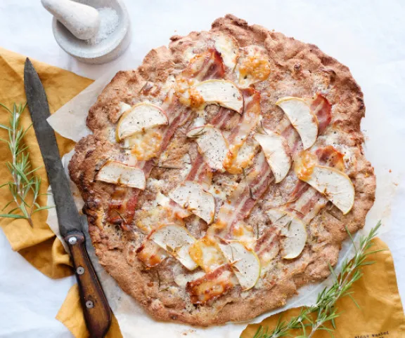 Almás-baconös lepény recept