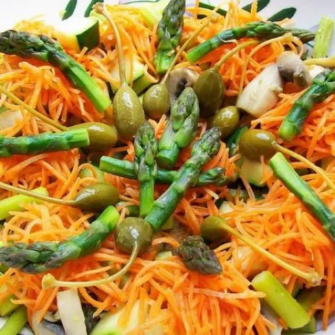 Langyos tavaszi spárgasaláta recept