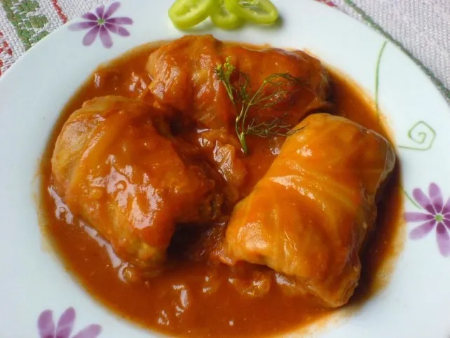 Paradicsomos-kapros töltött káposzta - Mindmegette villámverseny recept