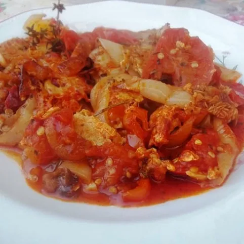 Piperade - francia lecsó tojással recept