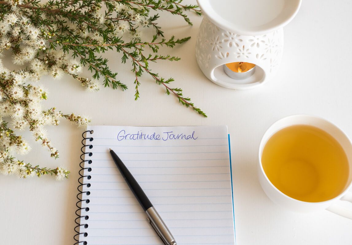 A hálanapló (angolul: gratitude journal) vezetése fontos lépés a mentális jóllét eléréséhez (Fotó: Shutterstock)