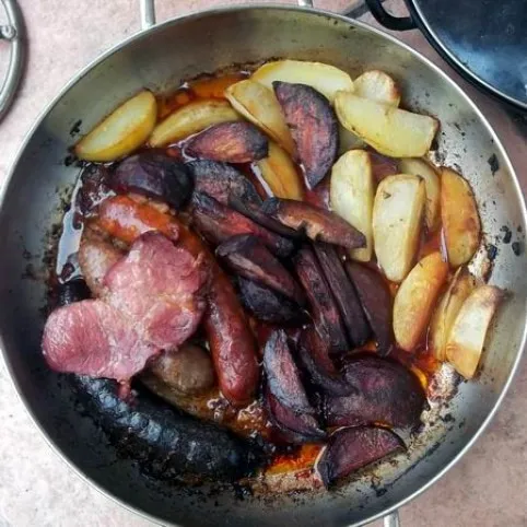Disznótoros sült céklával és krumplival recept