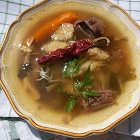 Kakasleves sok zöldséggel, cérnametélttel  recept