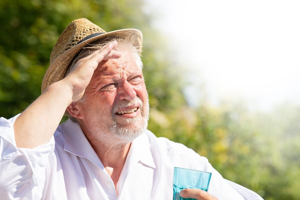 A gyermekek és az idősek hőségriadó idején veszélyben lehetnek /Fotó: Shutterstock