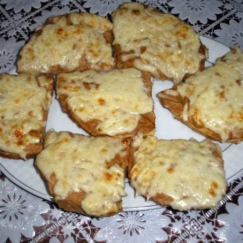 Májas-húsos melegszendvics recept