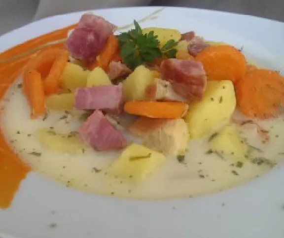 Húsvéti tárkonyos-tejszínes sonkaraguleves recept