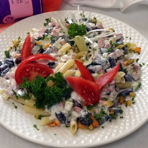 Joghurtos-babos tésztasaláta virslivel recept