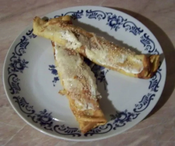 Egyszerű sajtos palacsinta    recept