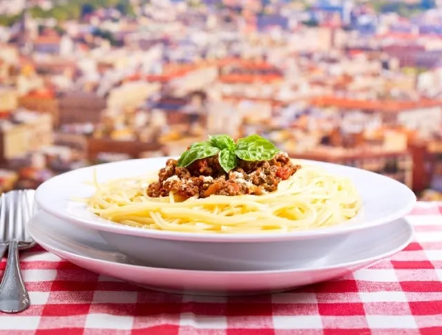 Bolognai spagetti vörösborral>>>