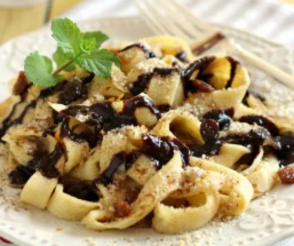 Diós palacsintametélt csokiszósszal recept