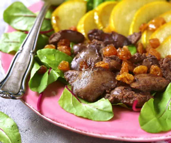 Sült csirkemáj karamellizált körtével recept