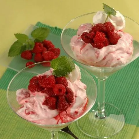 Málnás tejbegríz-hab recept