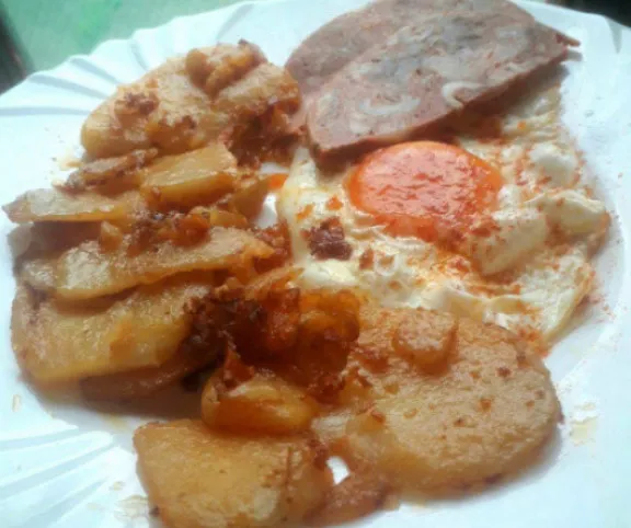 Fokhagymás burgonya tojással recept