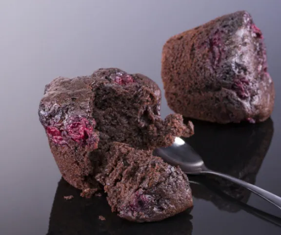 Duplacsokis-meggyes muffin recept