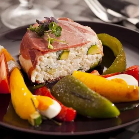 Sonkába töltött cukkinis rizottó sült kaliforniai paprikával recept