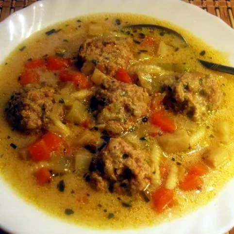 Tárkonyos húsgombócleves recept